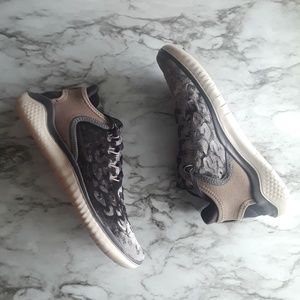 Nwt Womens Nike Free Velvet Sneakers